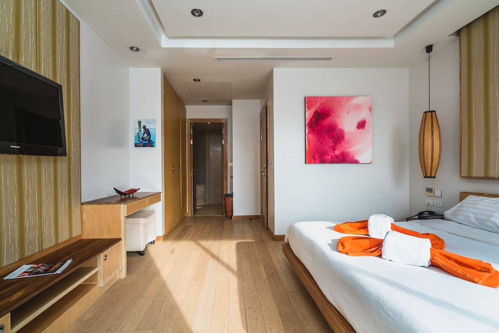 BangTao Beachfront by Lofty view 5