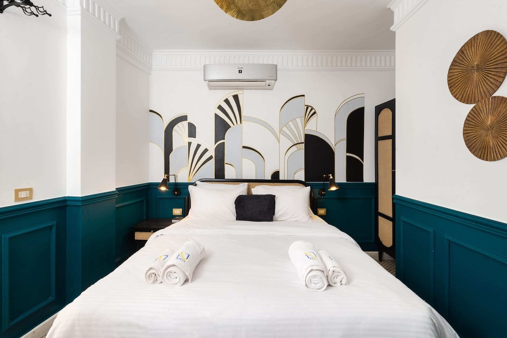 The Neat Nostalgic 2bdr Apt. @ Cairo's Downtown