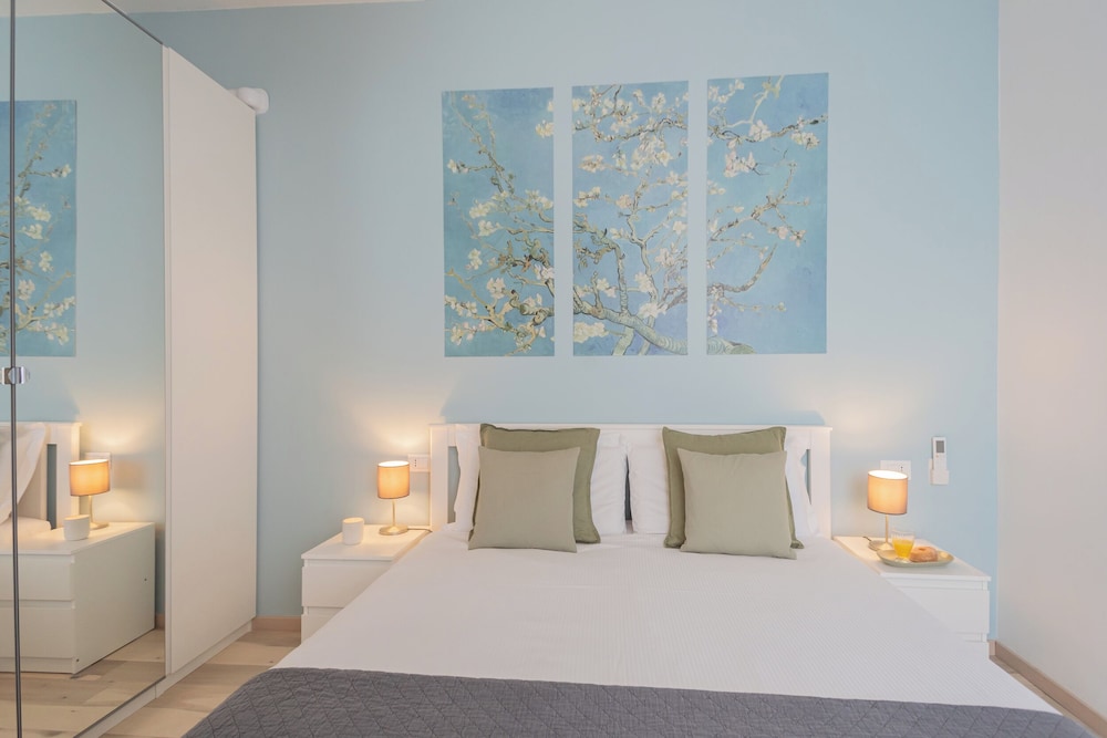 Old Court Hideaway by Rent all Como