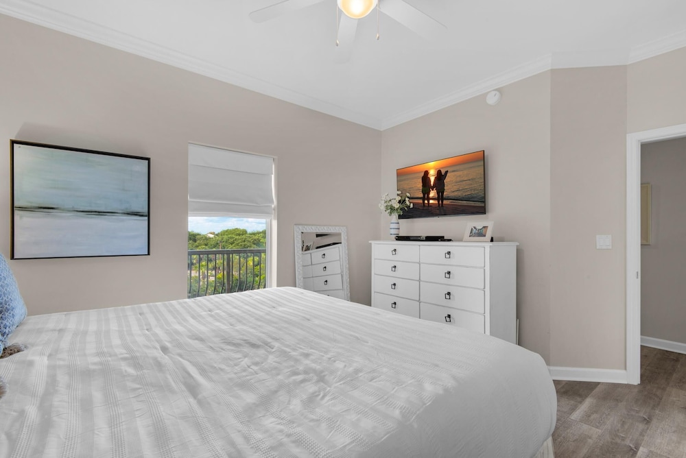 Beach Resort 406 view 3