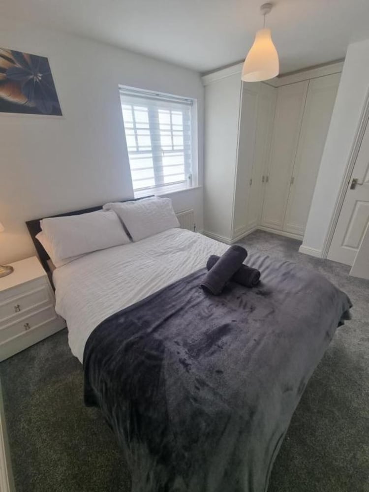 3bed Maidstone Stay - Wifi, Parking, London Access