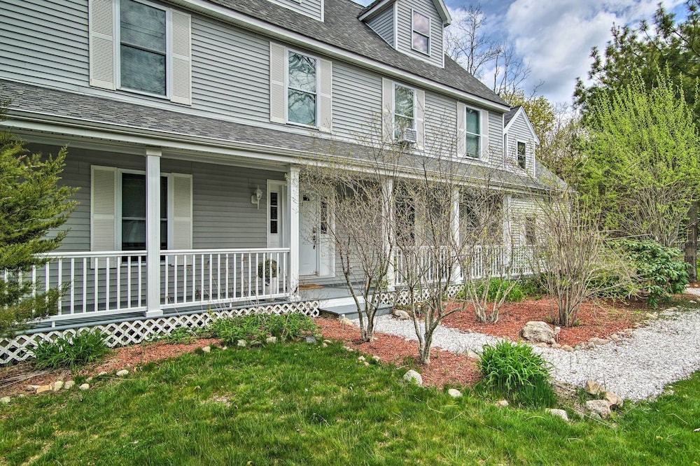 Updated Falmouth Family Home ~ 2 Mi to Beach! view 5