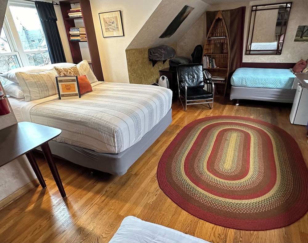 Ray's Bucktown Bed and Breakfast 16