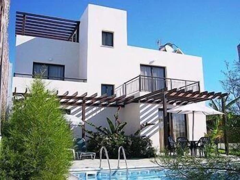 Aura Holiday Villas