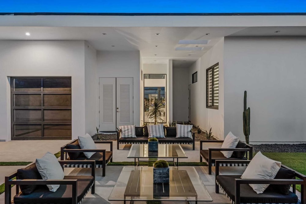 Villa Sleeps 17 w/ Pool, Firepit, Putting Green Bravo Villa 3 by Avantstay