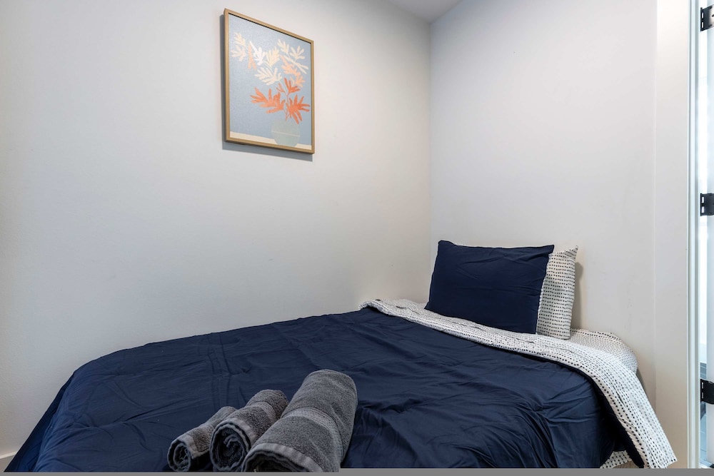 Urban Comfort King Bed Rooftop Backyard