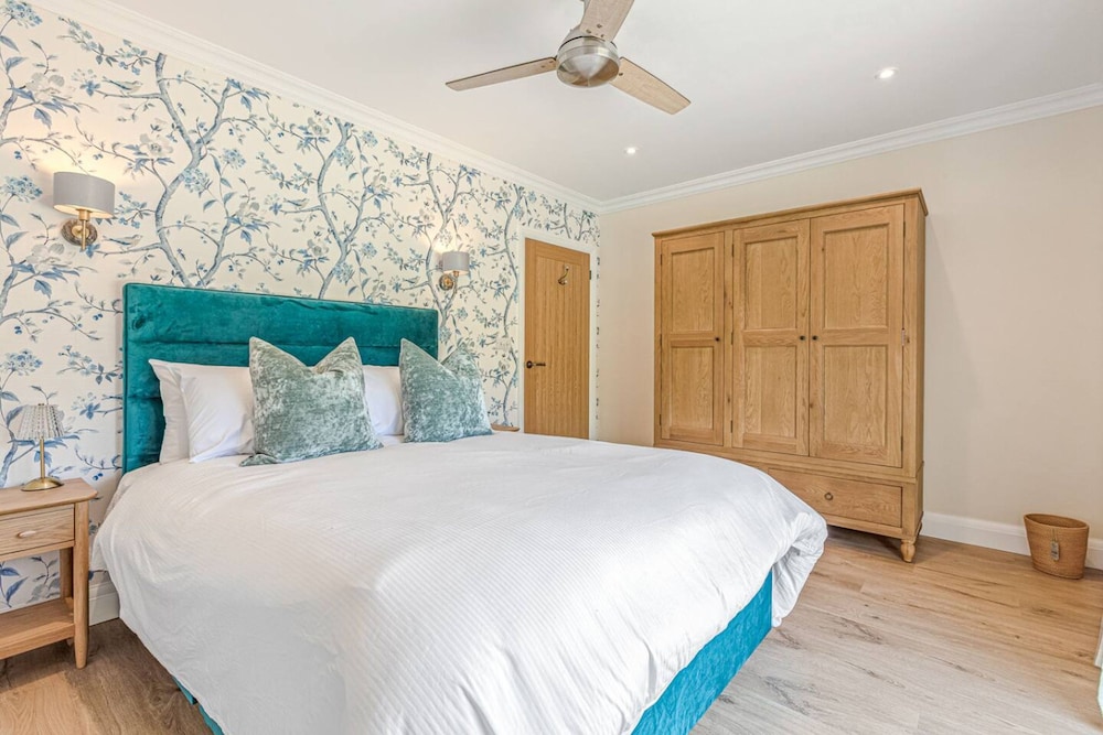 The Wild Bloom - From 225 Per Night