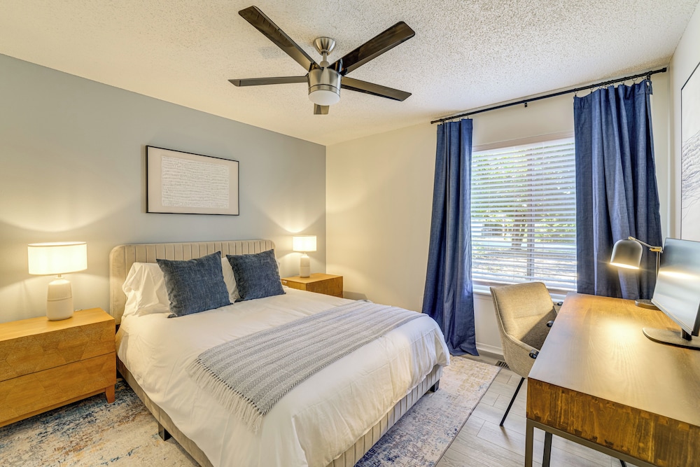 Bike, Golf, Swim: Modern Bella Vista Home w/ Deck!