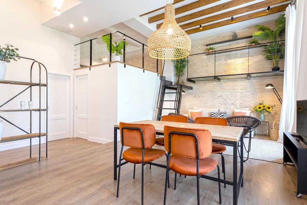 Cozy Apartment in the Center Almirante Lobo I