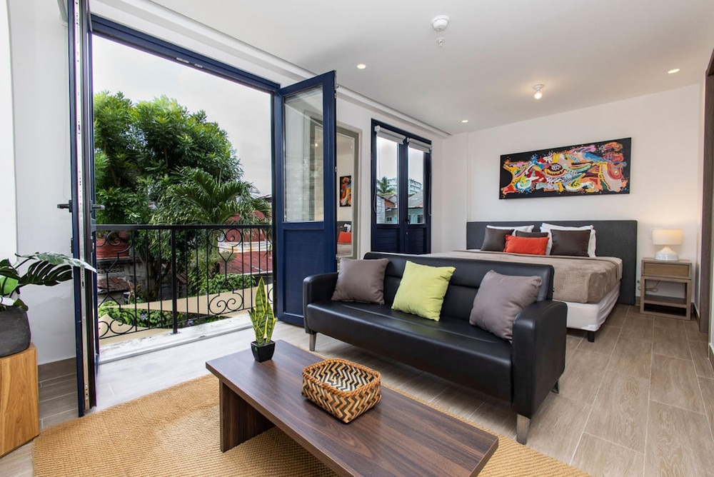 The Regal Condo by Acomodo Casco Viejo