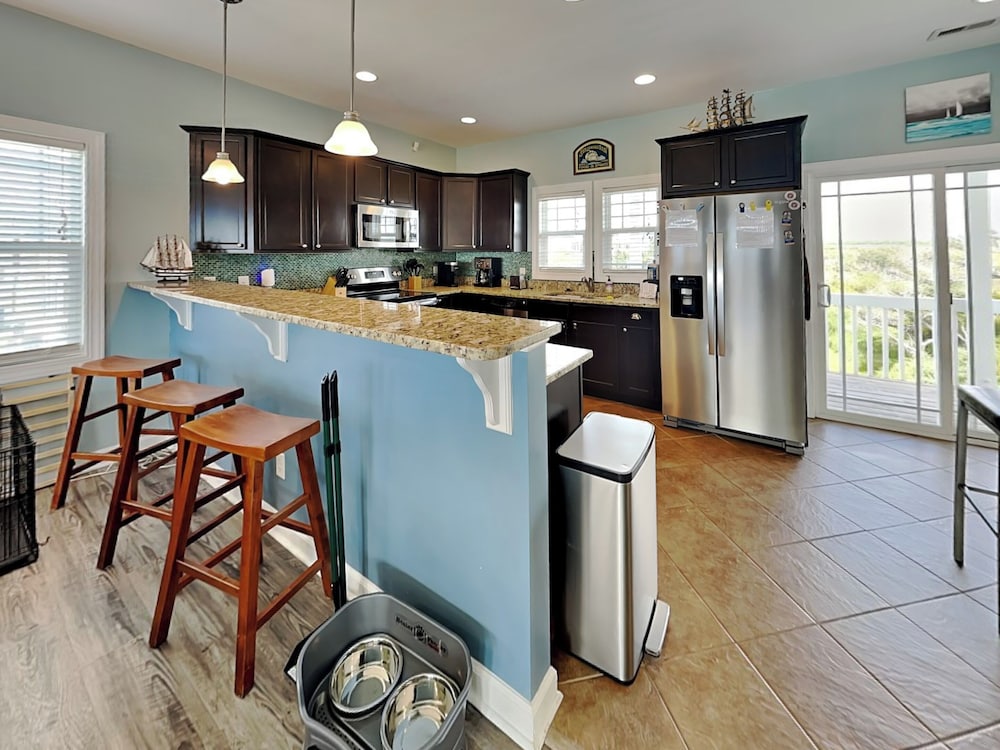 Lovin' Lowe Tide by Topsail Realty