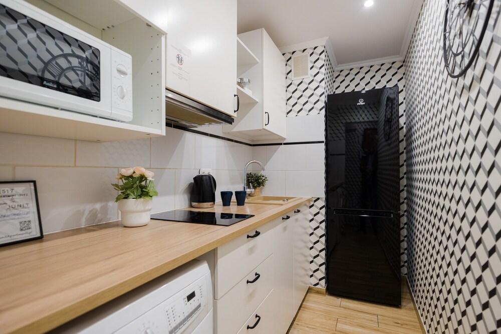 UNIT Short Rent Apartment by Warsaw Metro Station