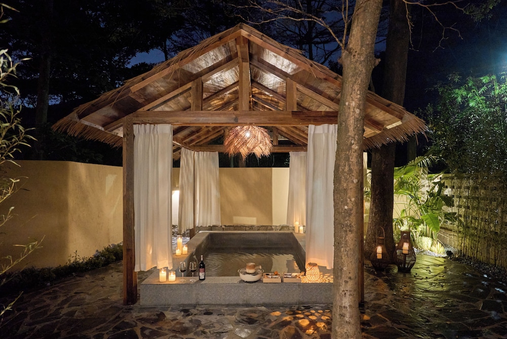 Miyue Shenzhen Tianlu Secret Wild Wizard Holiday Hotel