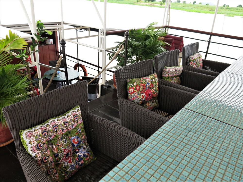 Phocea Cruise Siem Reap to Phnom Penh