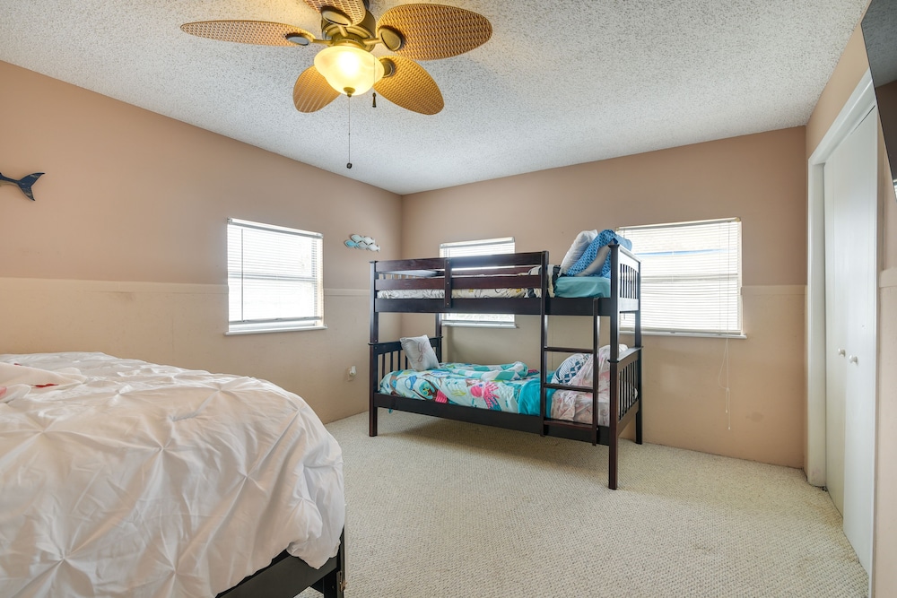 Freeport Vacation Rental ~ 1 Mi to Surfside Beach! view 3