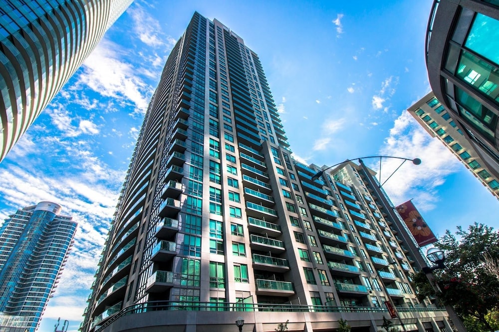 Executive 3BR next to Scotia Arena