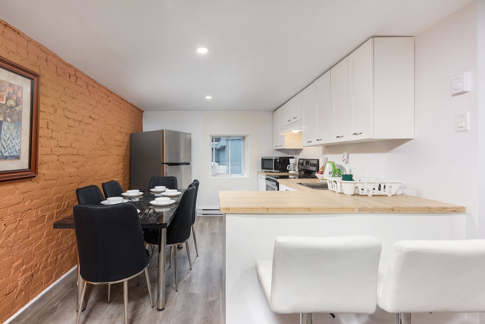 3 Bedroom Loft in Downtown Free parking
