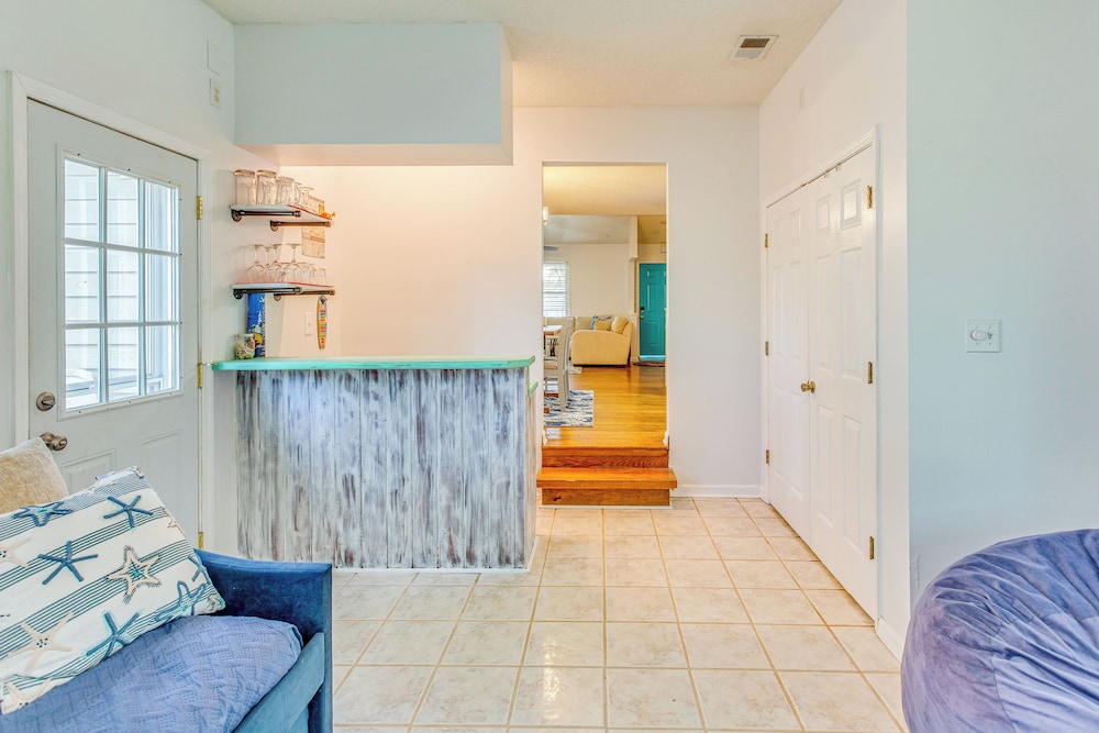3 Mi to Ocean: Home w/ Deck in Little River!