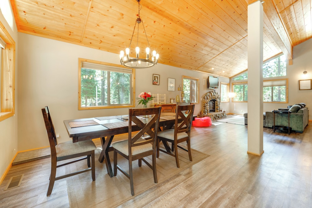 Near Ski Resorts & Trails: Truckee Home w/ Hot Tub
