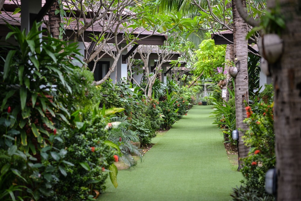 Phangan Bayshore Resort