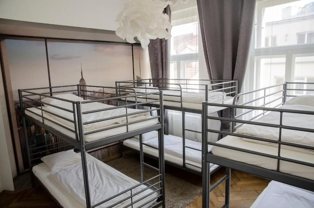 The Republic Garden - Hostel