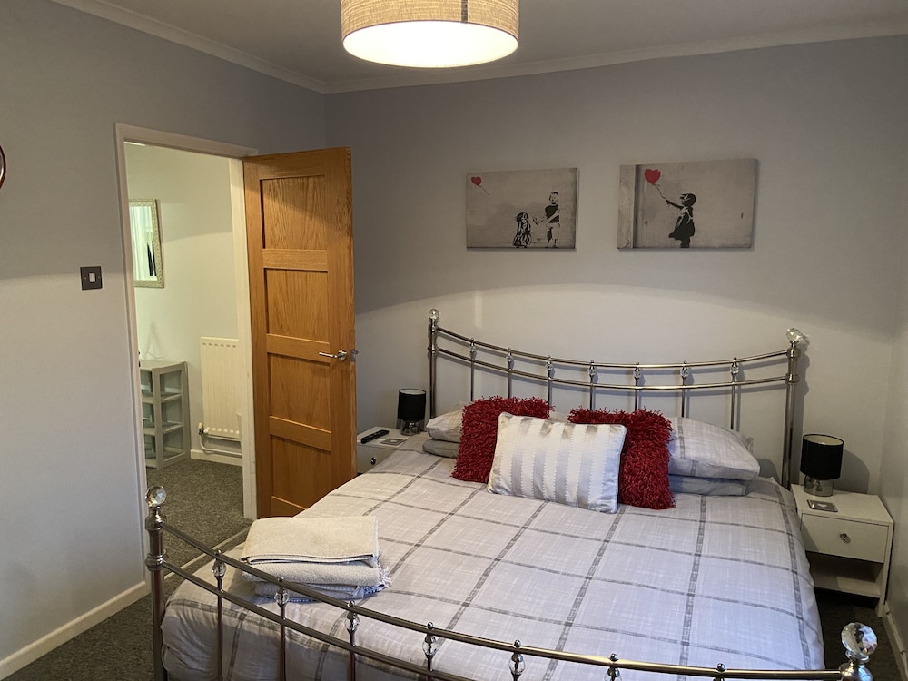 1-bedroom Apartment Sleeps 4, Parking view 2