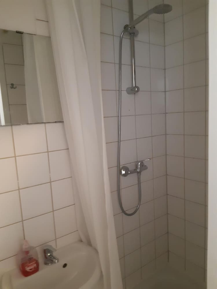 2-Rent Group Hostel Apartments SEN14