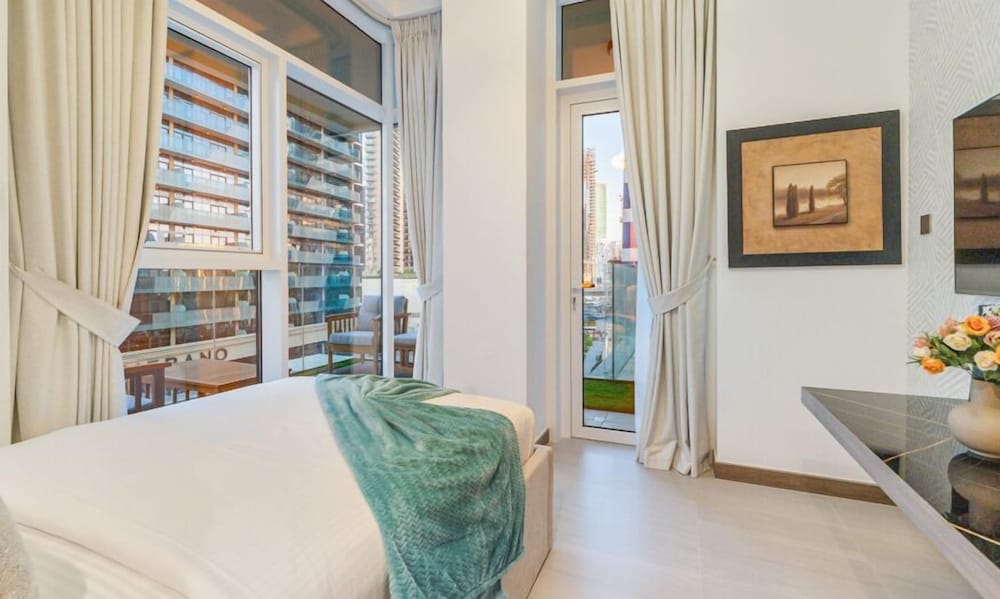 Charm Studio – Fully Furnished with Style