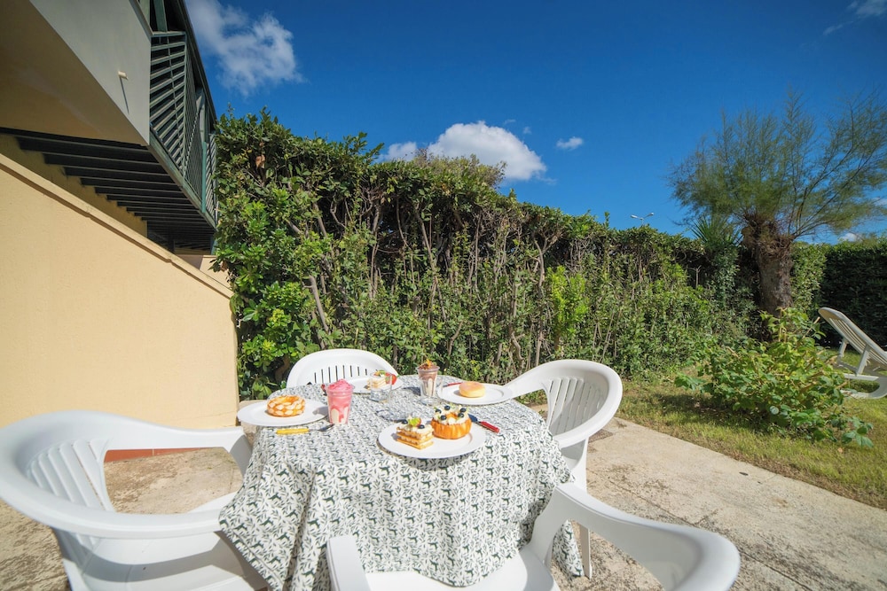 Le Onde Apartment 3 With Pool and Sea
