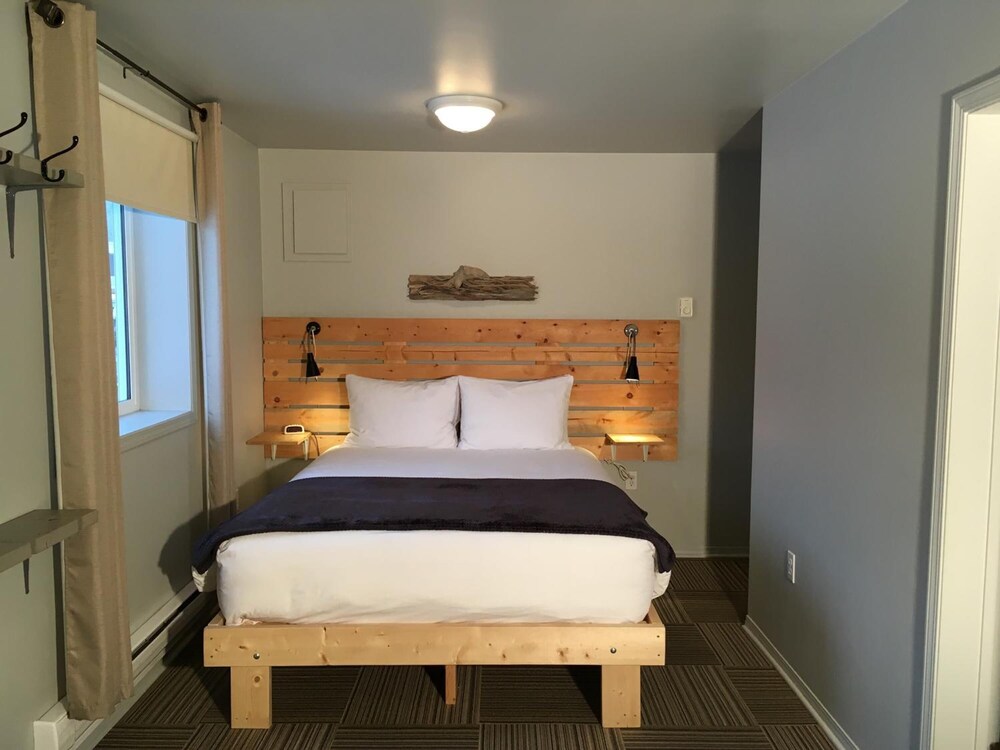 Pinewood Inn