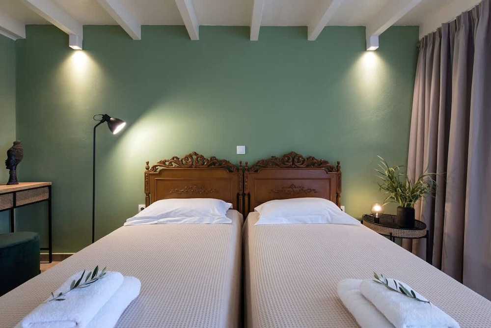 Iliopetra House 3 - Corfu Poolside Retreat