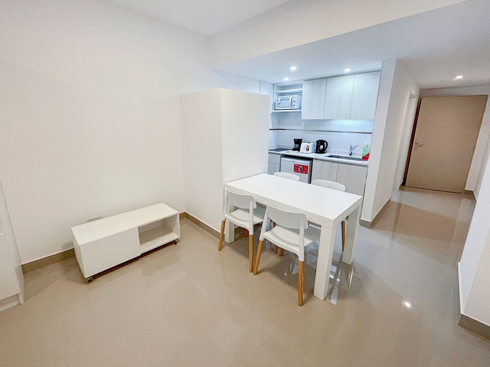 Ayres Suites Moreno