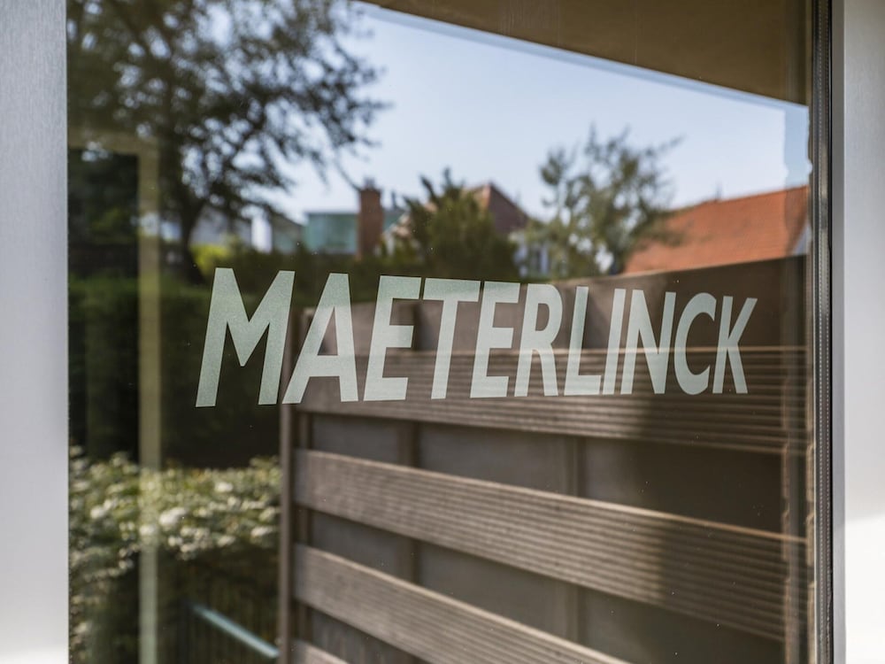 Sunny Flat in Maeterlinck Residence Near Seaside