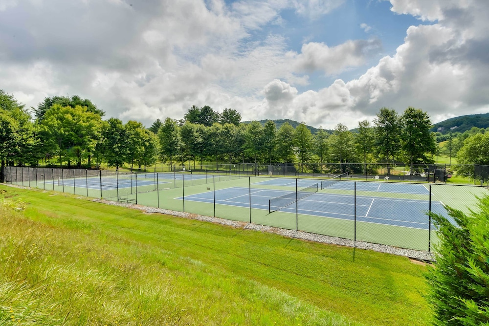Hike, Golf & Relax: Pet-friendly Apt in Dillard