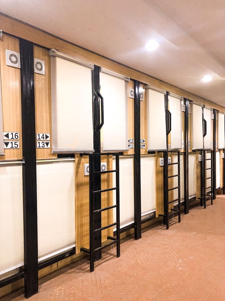 Chiasti Capsule Hostel - Adults Only view 5