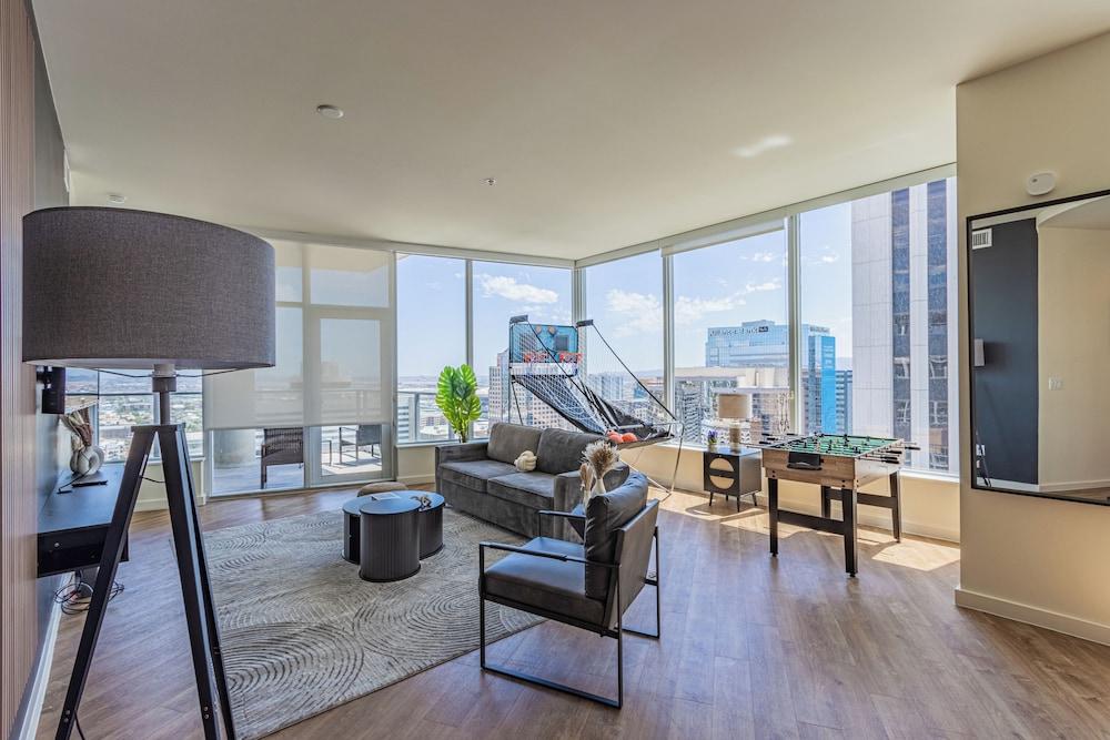 ROVE LIVING/KL - 44 Monroe