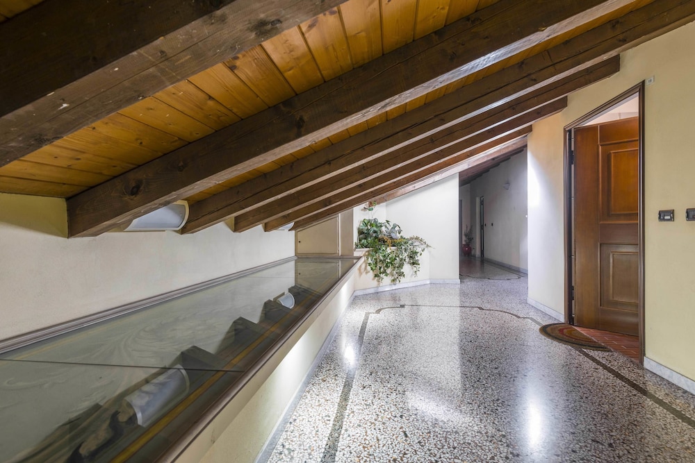 Wonderful, Quiet and Bright Apartment. In the Center Historian photo 4