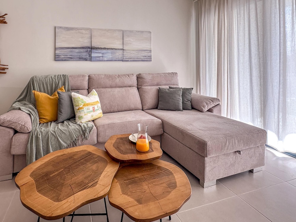 Cozy and Beautiful Apartment at the Beach