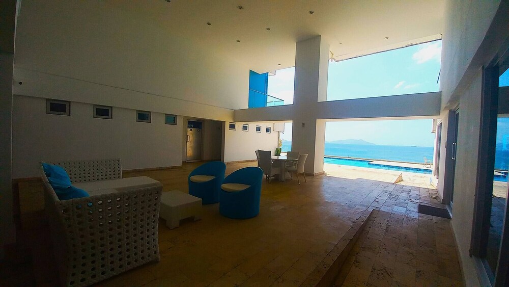 Apartment in the Causeway Amador