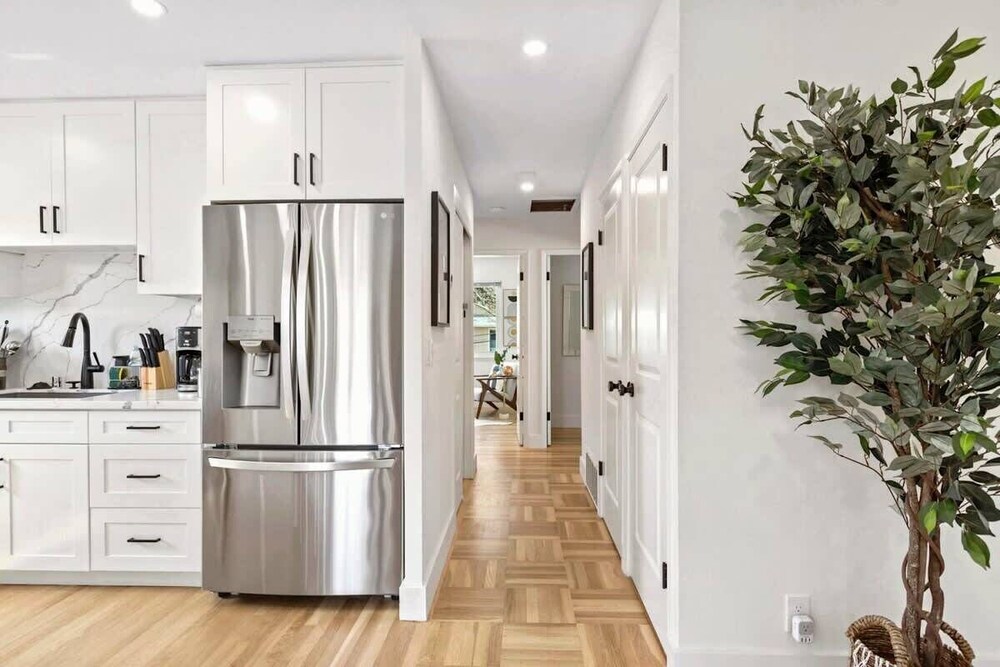 @ Marbella Lane - Stylish 4BR w/ Revitalizing View