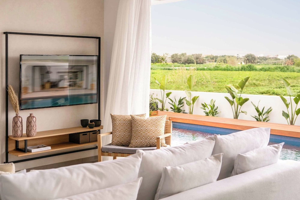 Lora Pearl Luxury Villa