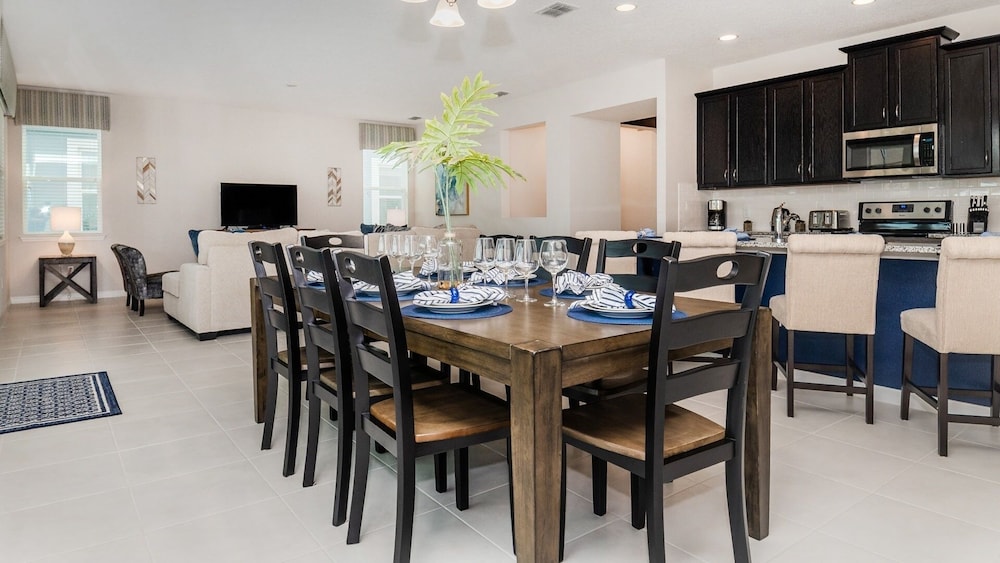 Solara Resort 5 Bedroom Home with Pool+Spa 5 Home