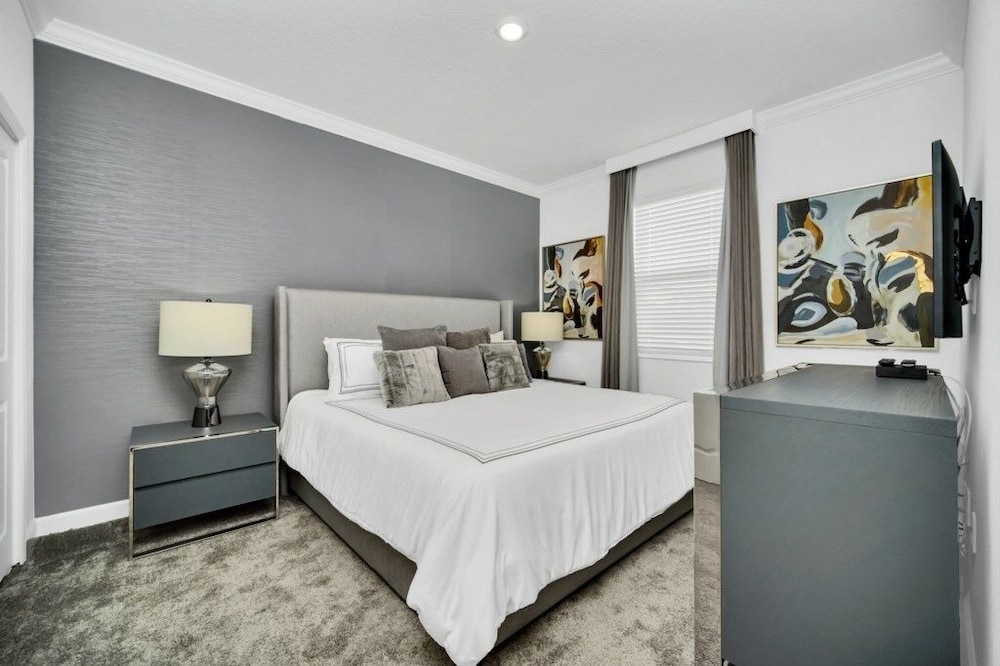 2900penolpe 9 Bedroom Home