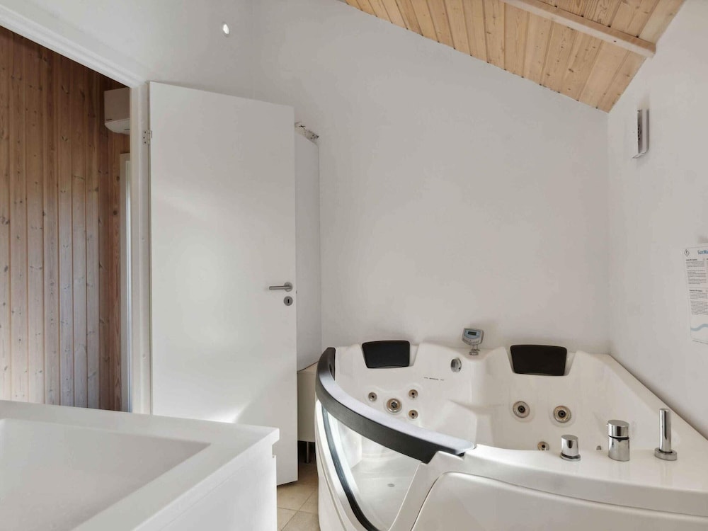 5 Star Holiday Home in Vejby