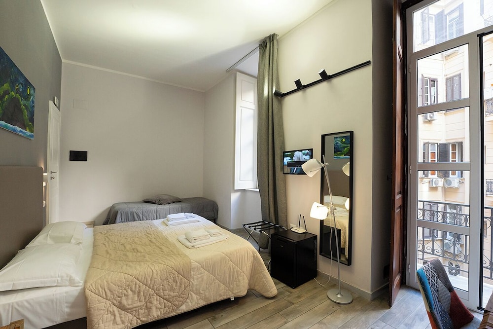 H.R. BOUTIQUE PORTO NAPOLI CENTRO by ClaPa Group Dislocated Hospitality