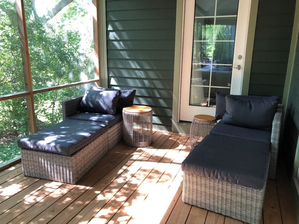 Third Coast Hideaway - Saugatuck - Douglas Downtown Area - Spacious & Spotless