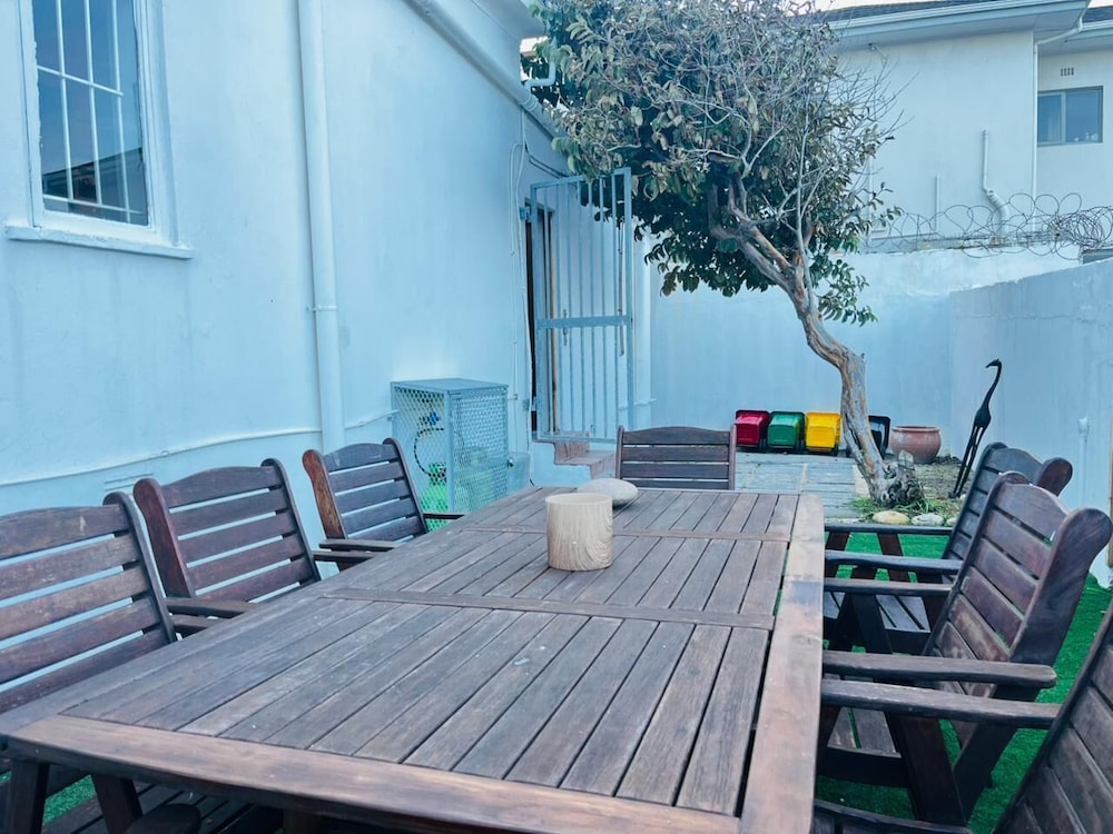 BIM Backpackers In Muizenberg