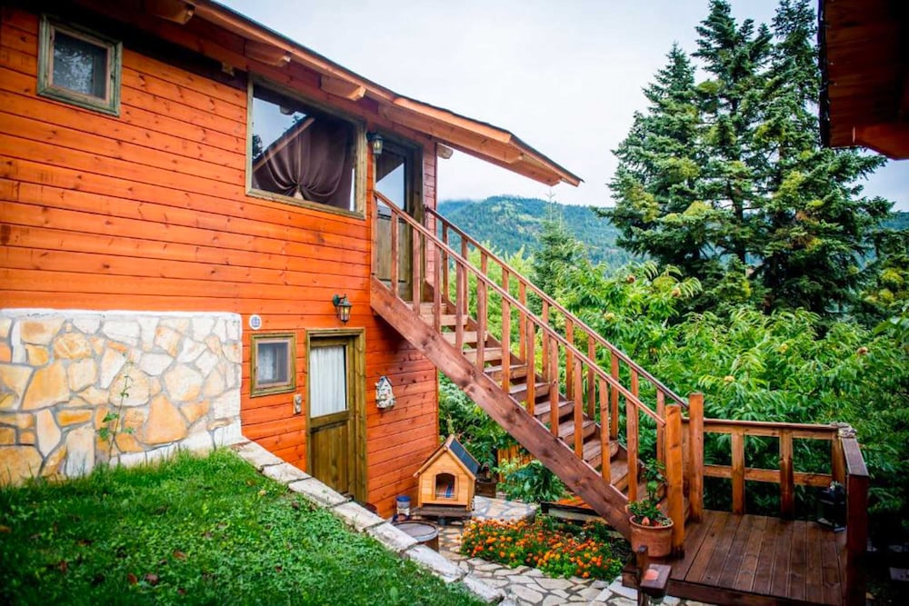 Kedra Village Cozy Chalet - Mountain Getaway