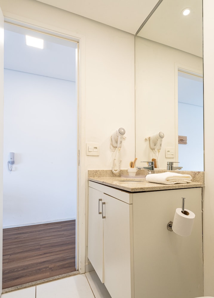Setin Downtown Genebra by Viva - Apartamentos completos na Bela Vista com piscina