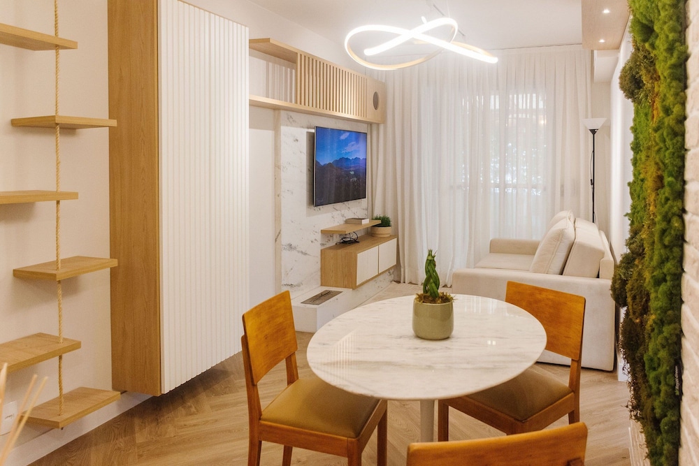 Modern Apt in Full Leisure Condo Cme0107